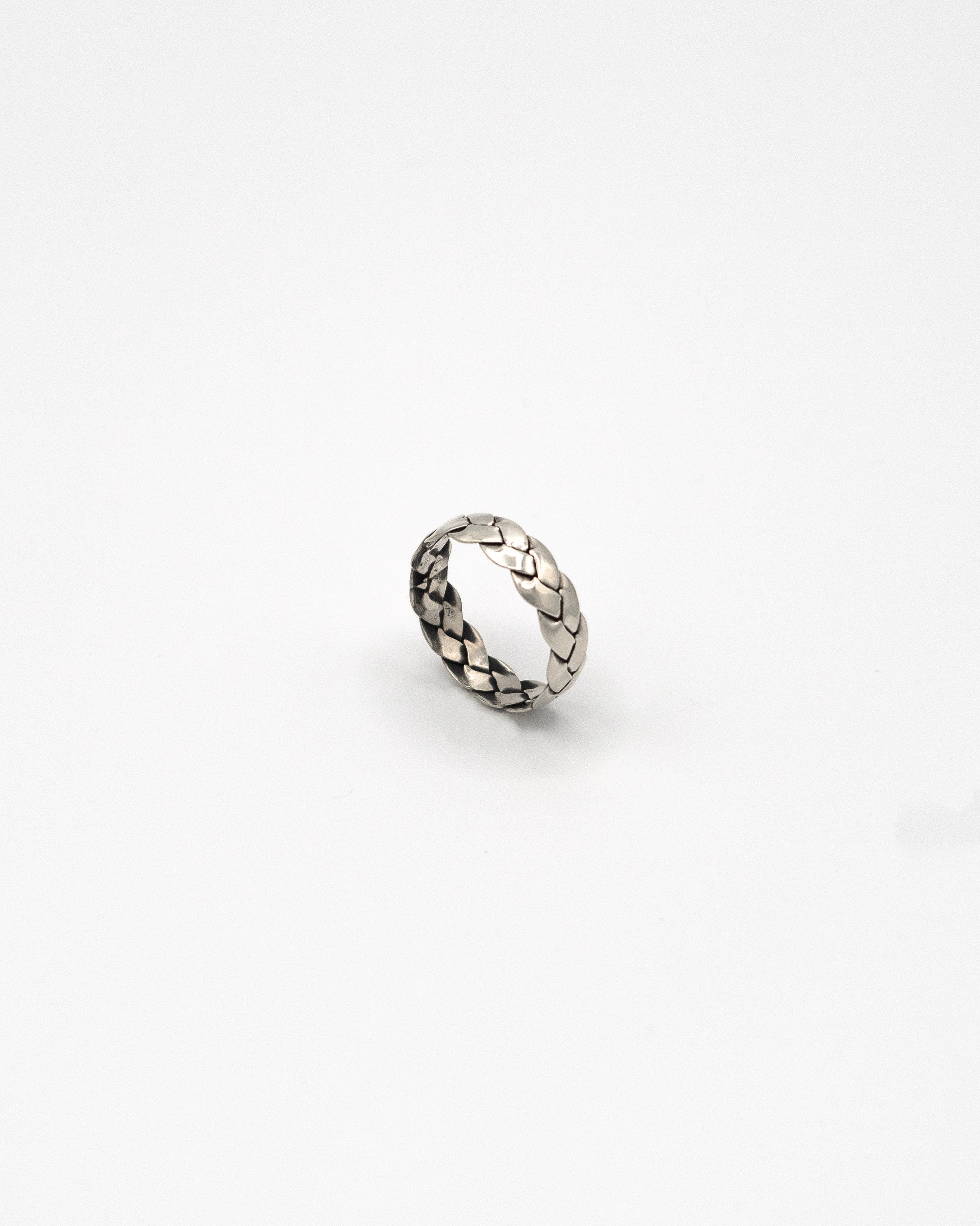 Braided band ring