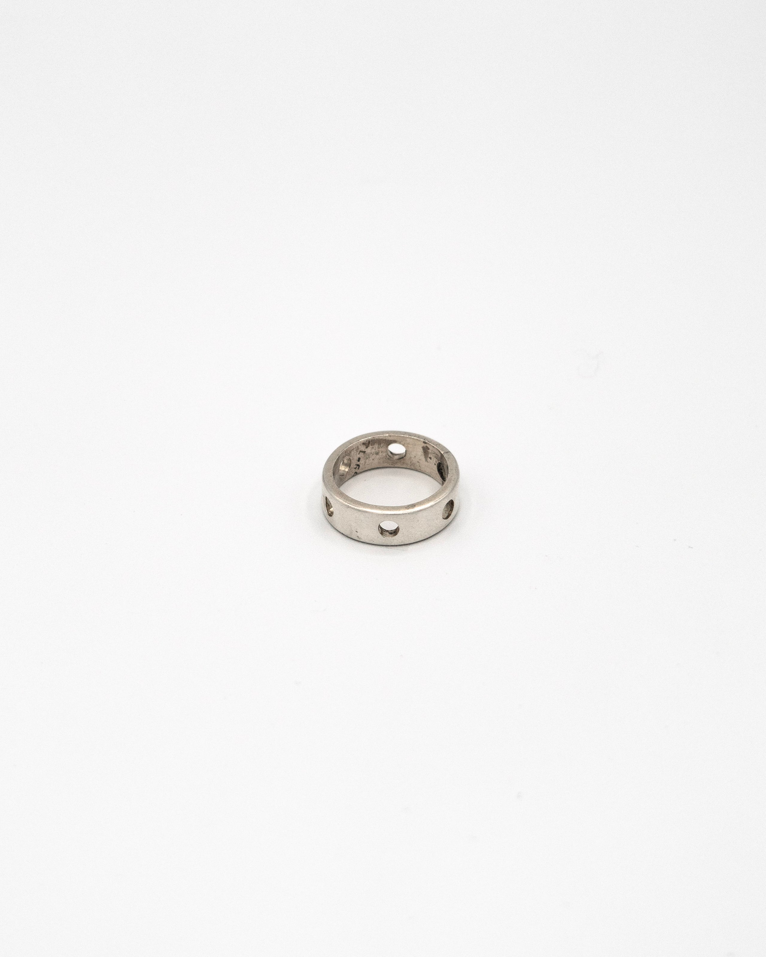 Band ring with holes