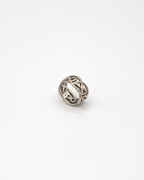 Celtic style band ring