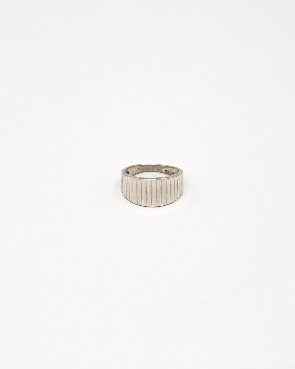 Grooved band ring