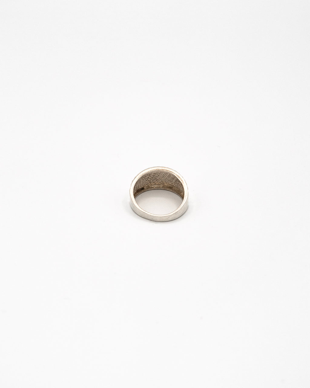 Grooved band ring