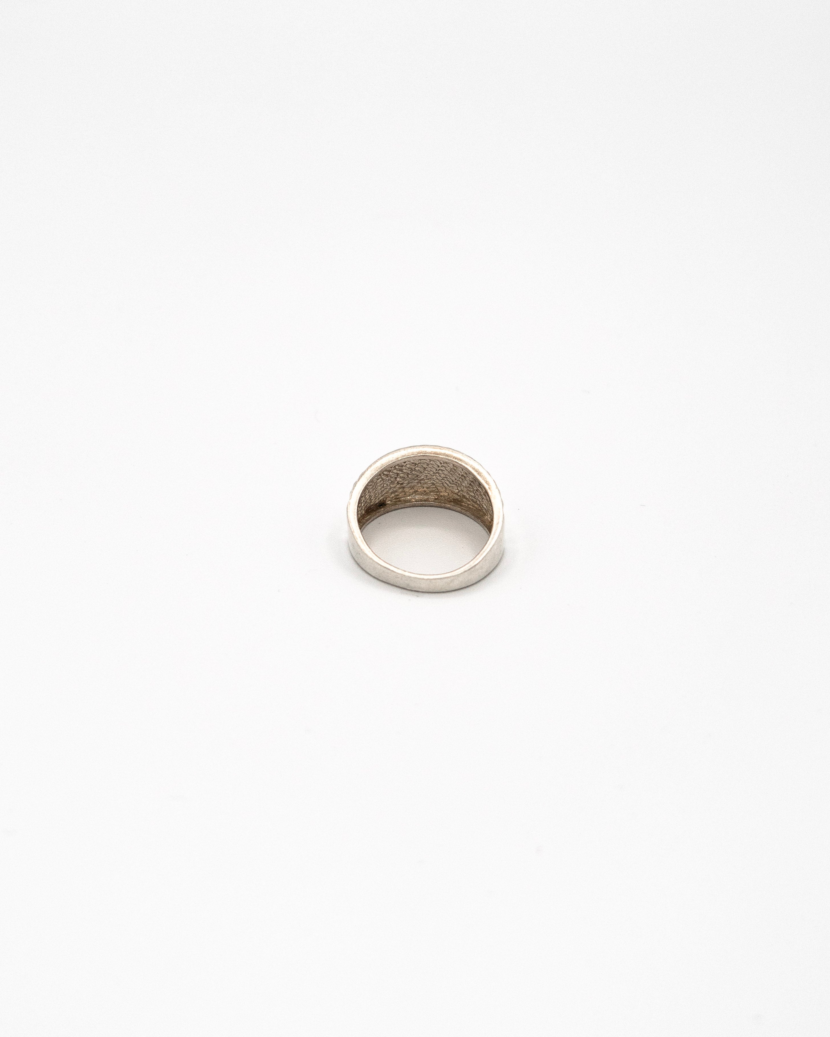 Grooved band ring