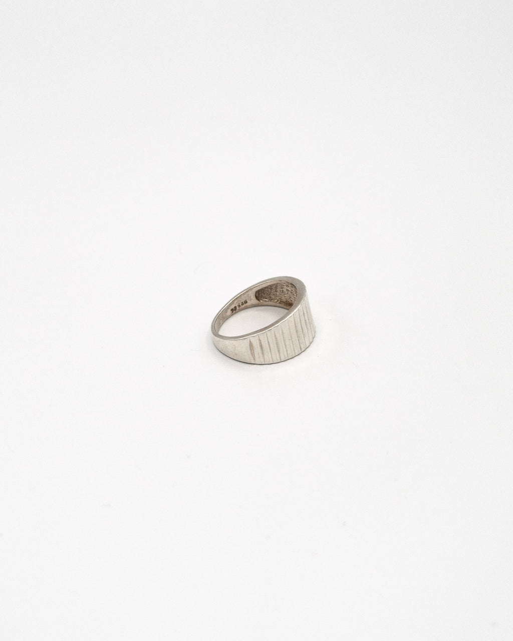 Grooved band ring