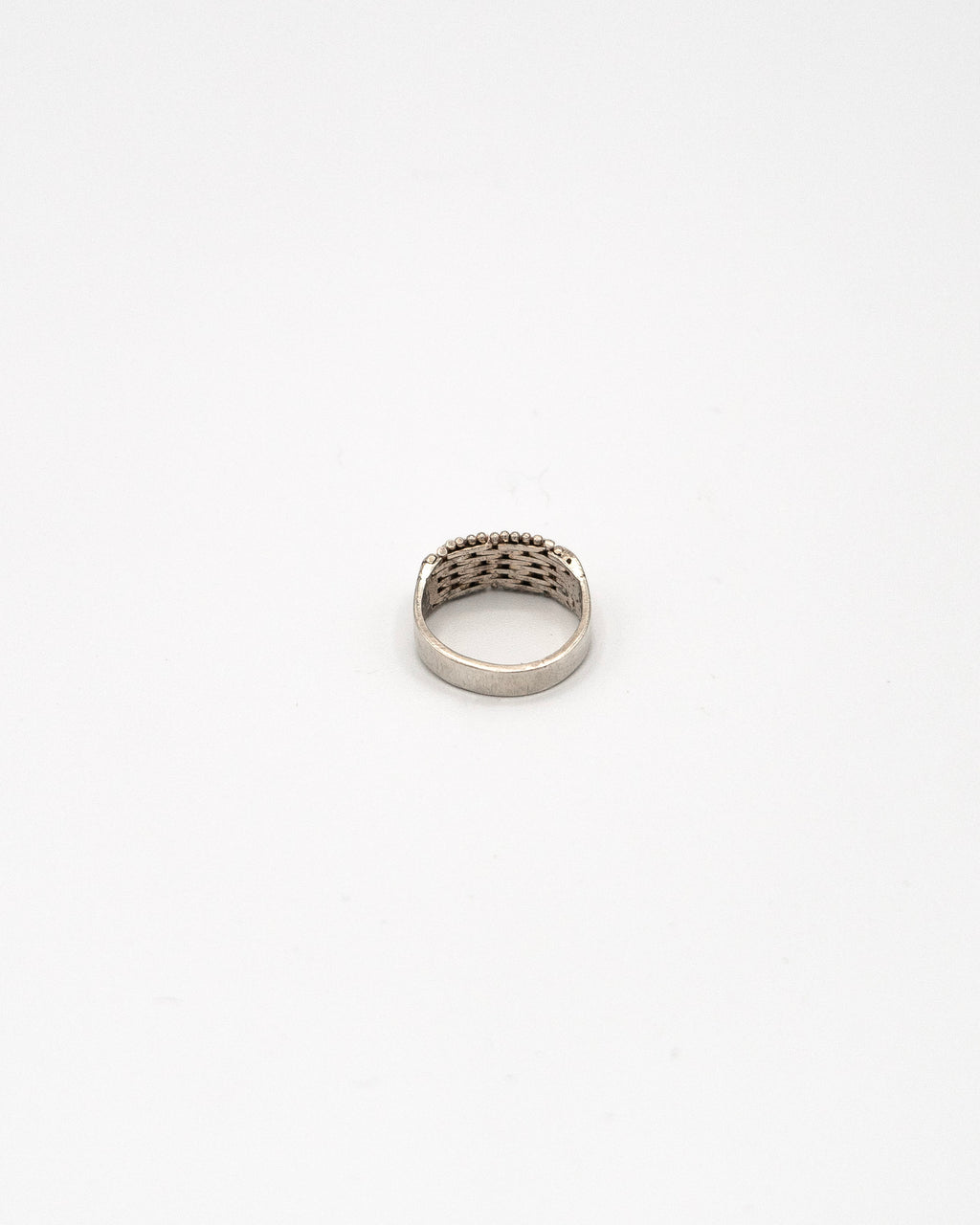 Woven design band ring