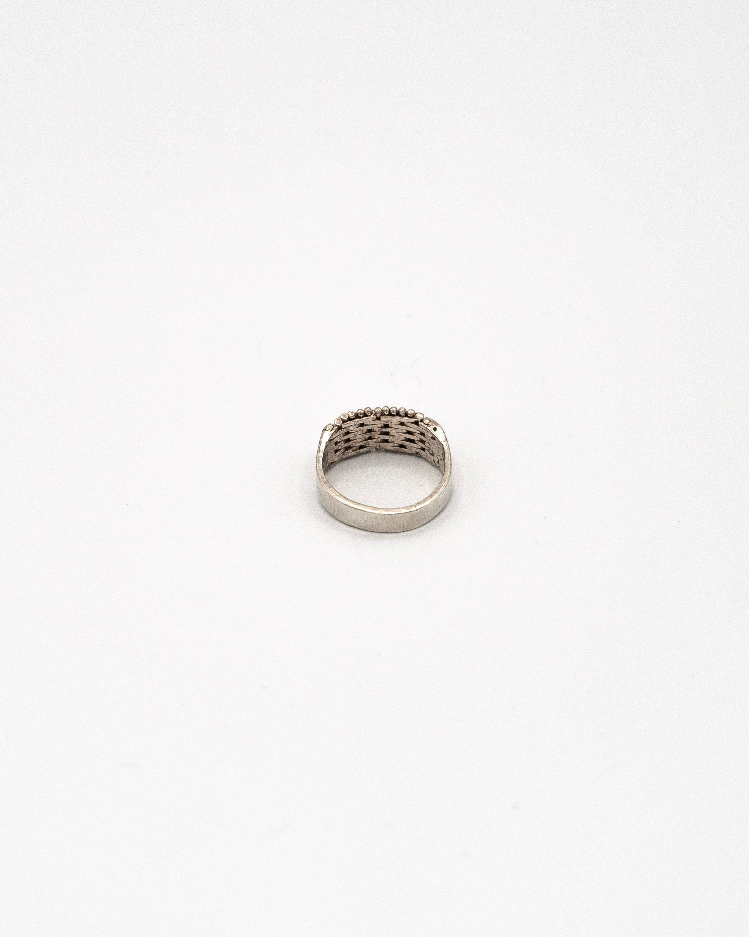 Woven design band ring