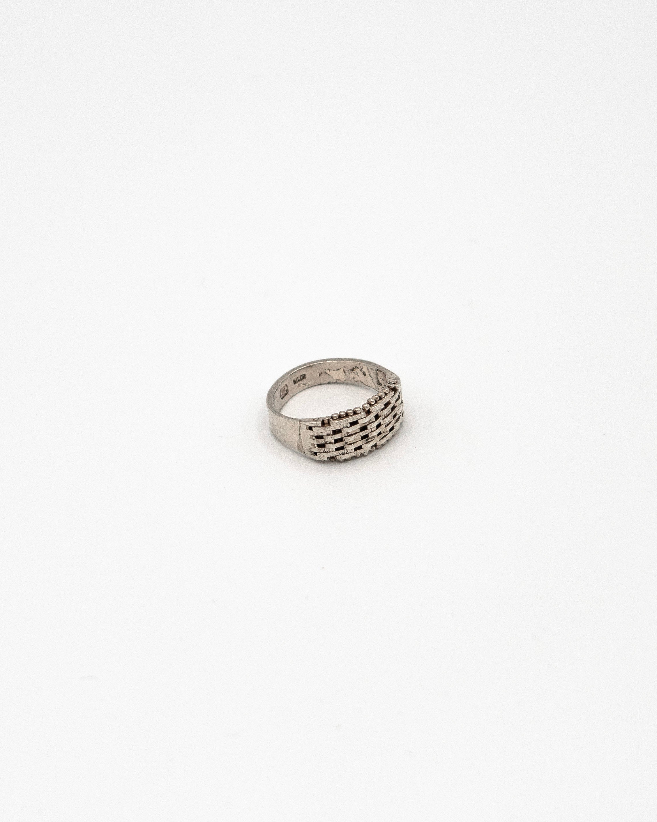 Woven design band ring
