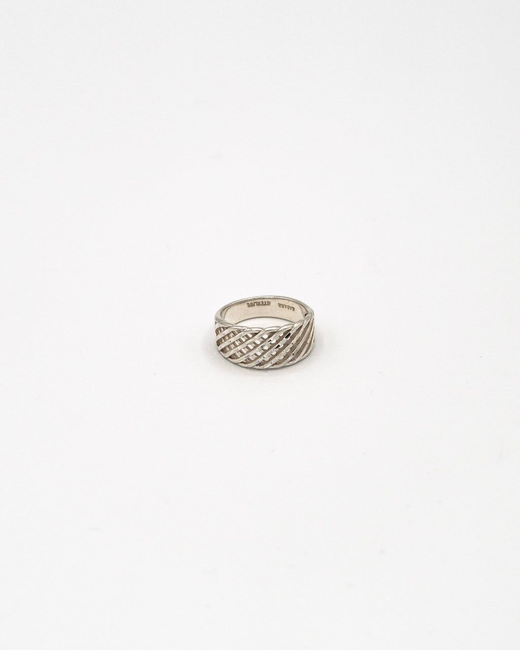 Mesh band ring