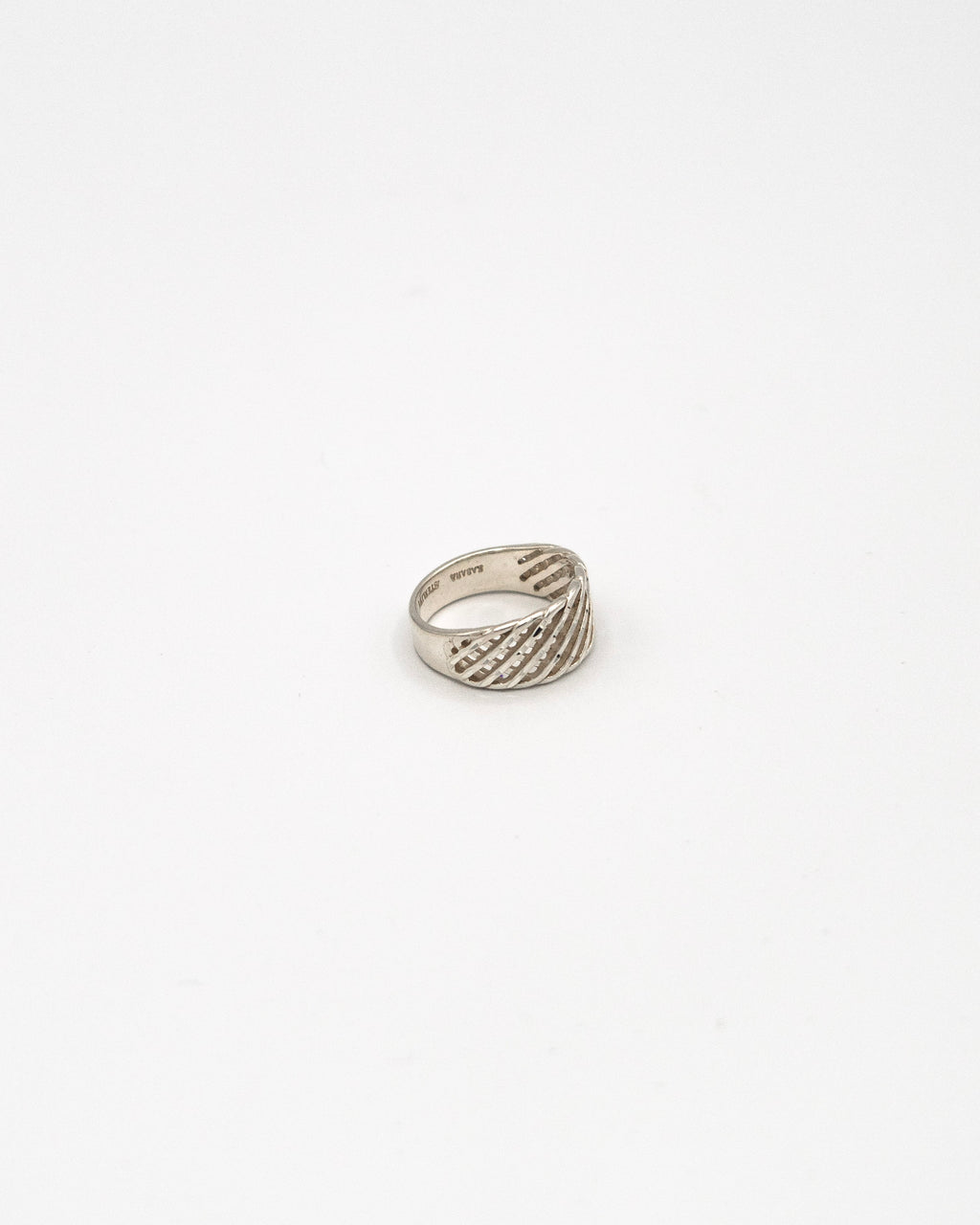 Mesh band ring