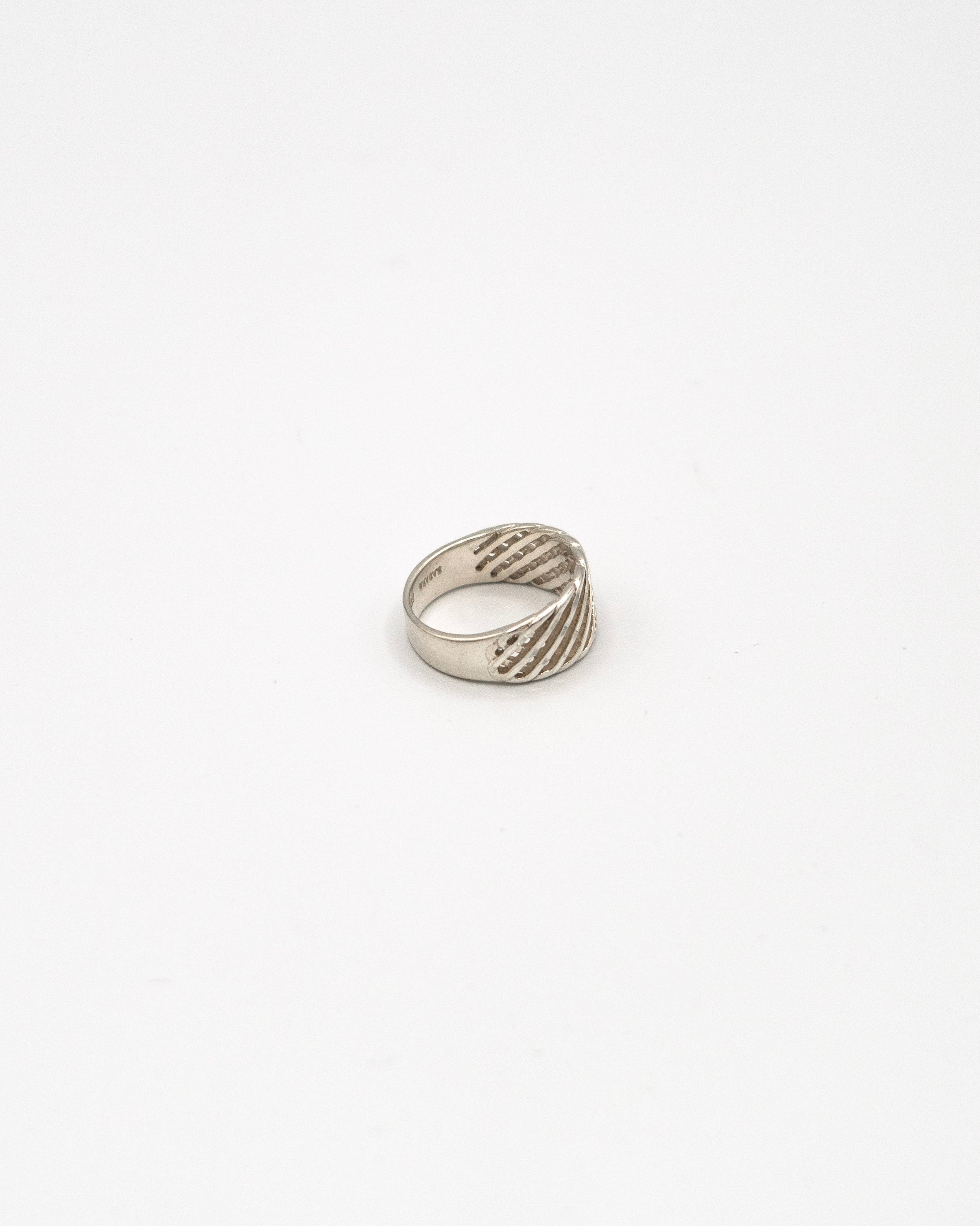Mesh band ring