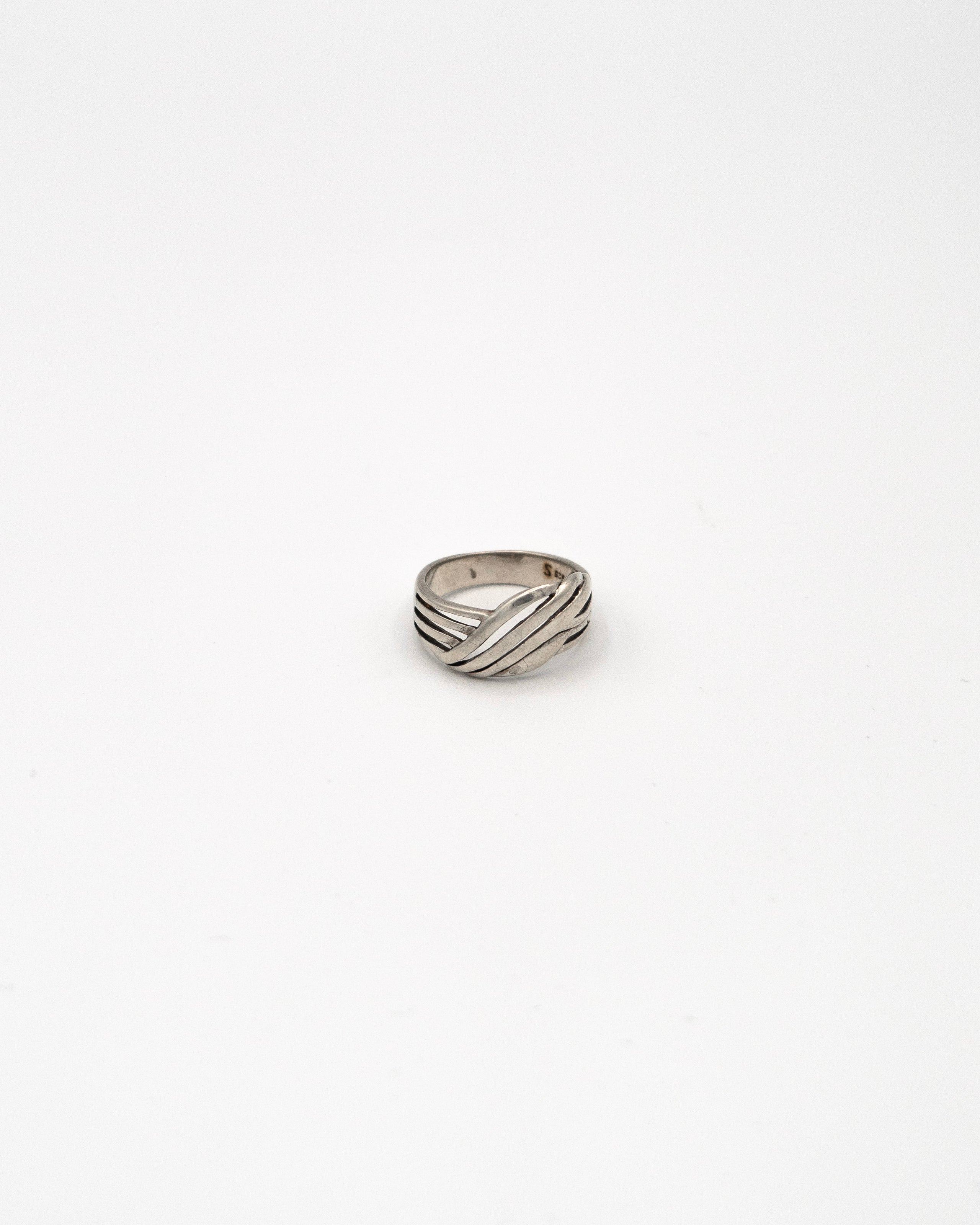 Ring with a multi-line design