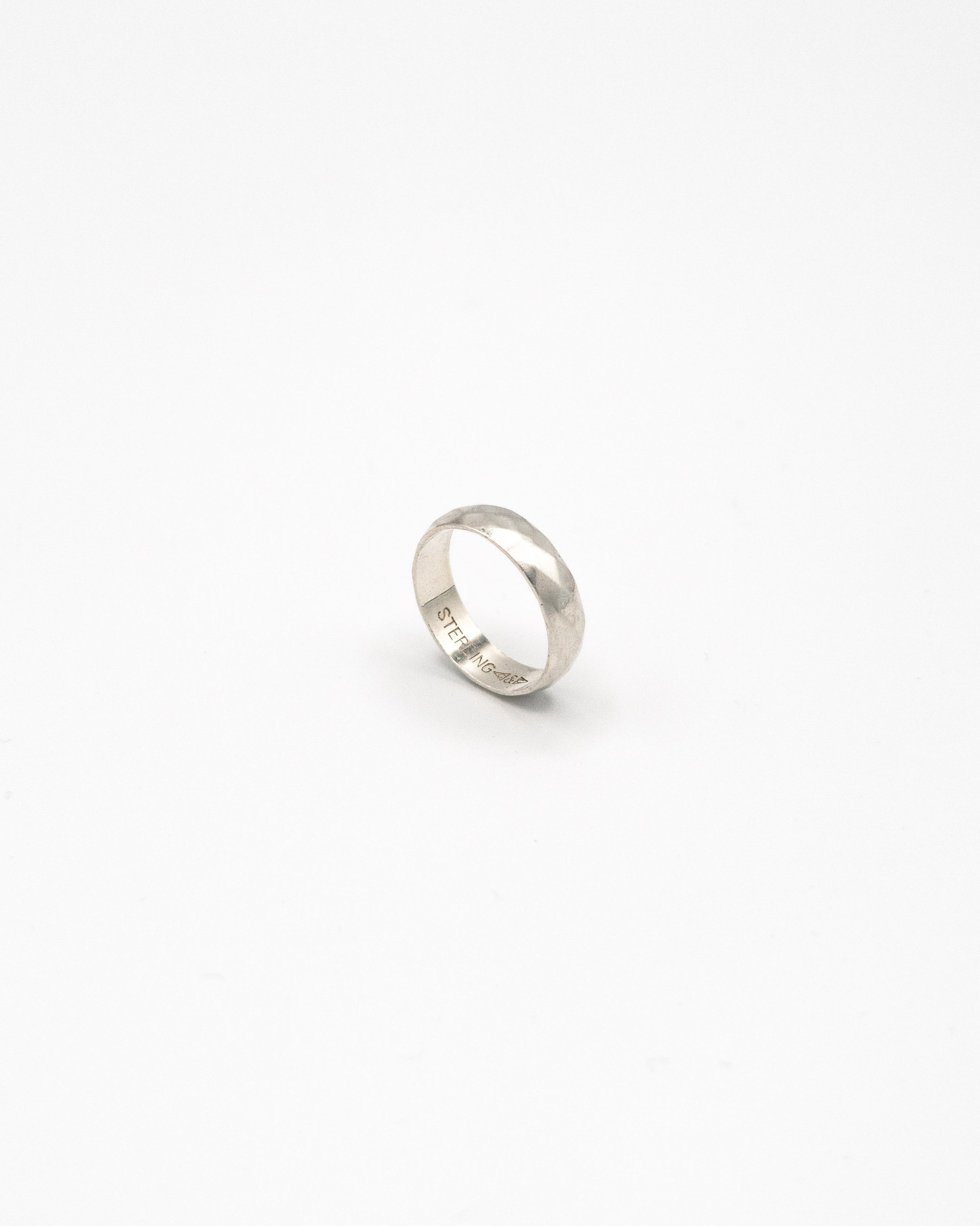 Textured band ring