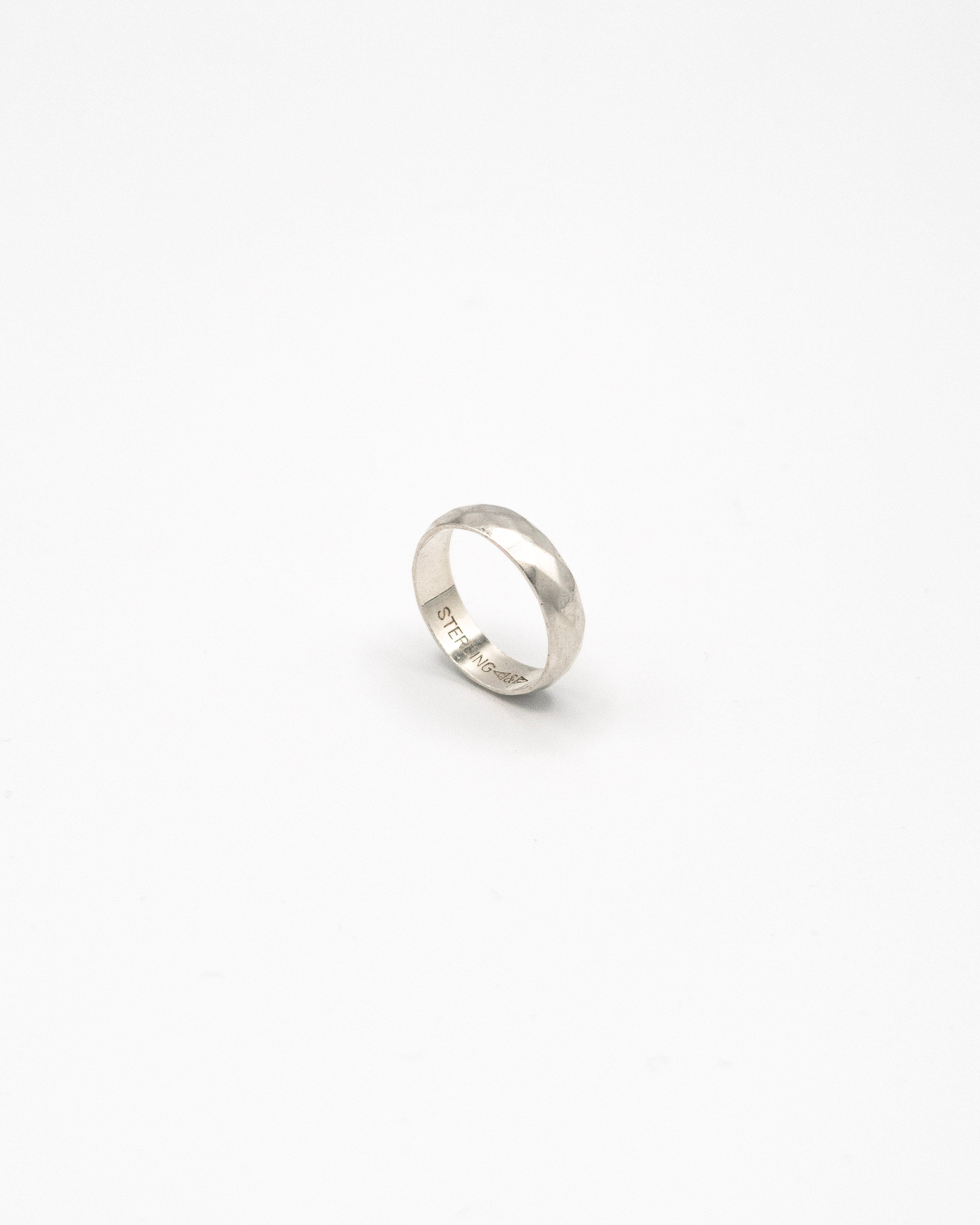 Textured band ring