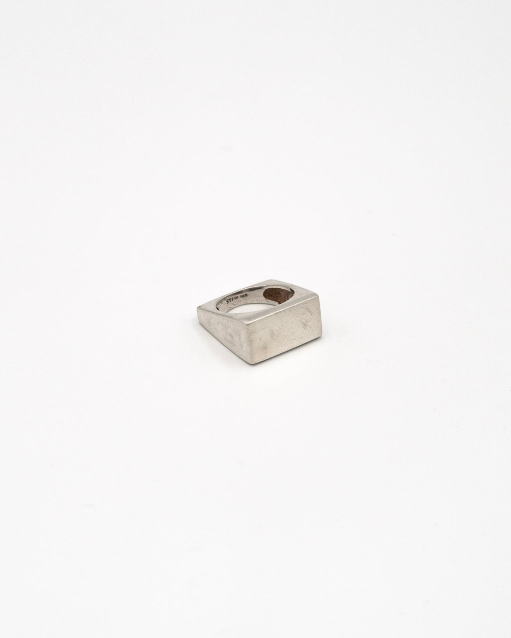 Square signet ring