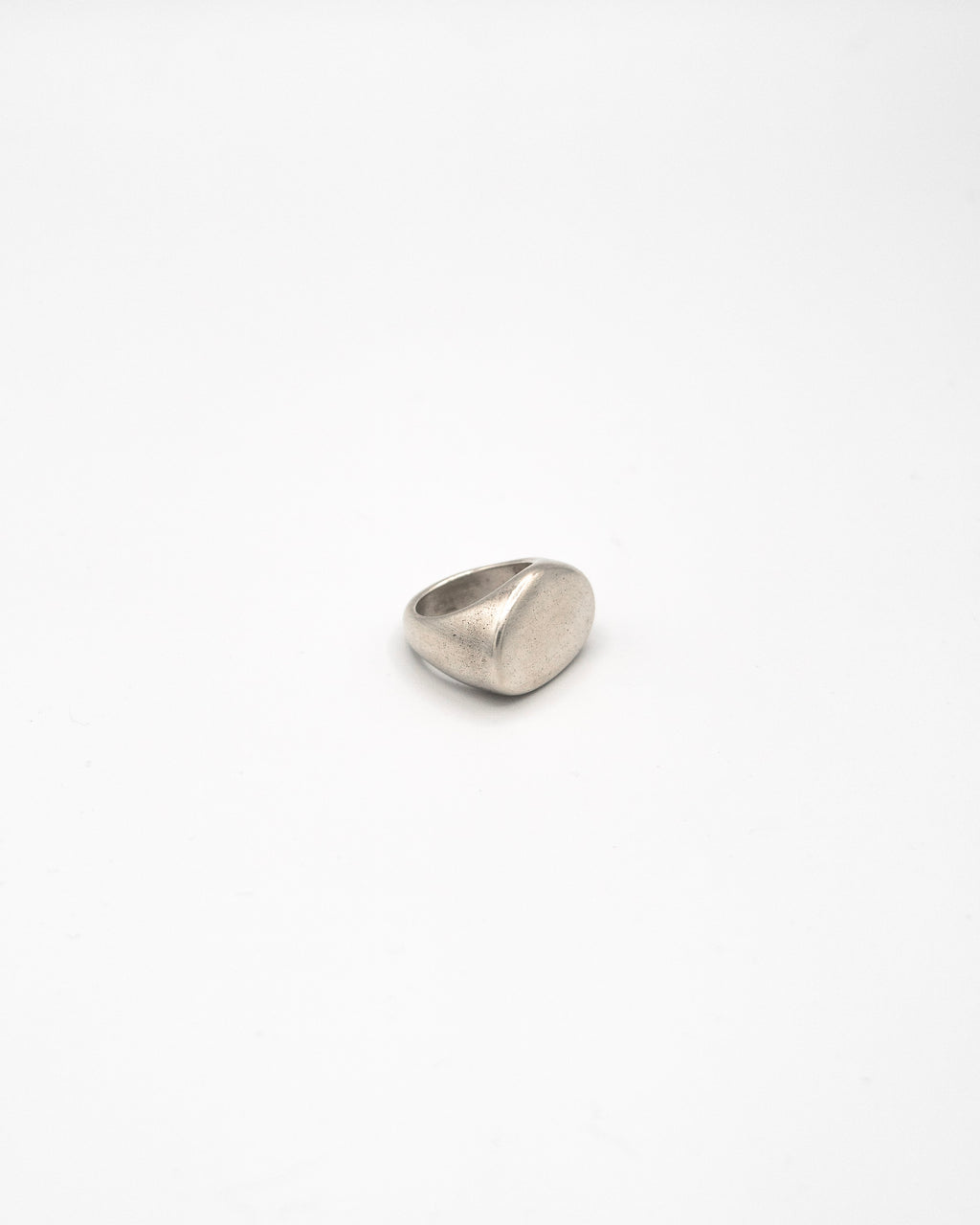 Hollow Signet oval ring