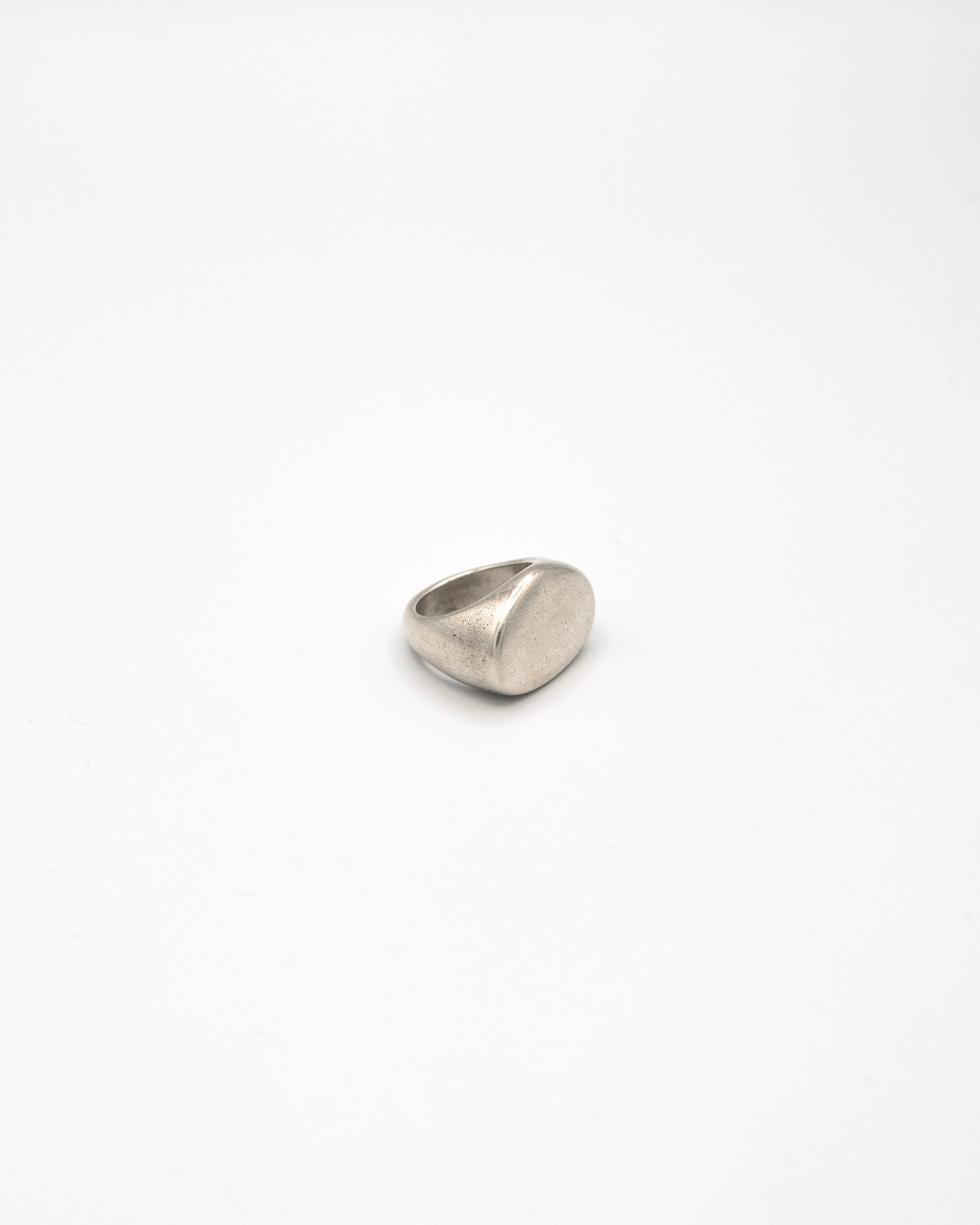 Hollow Signet oval ring