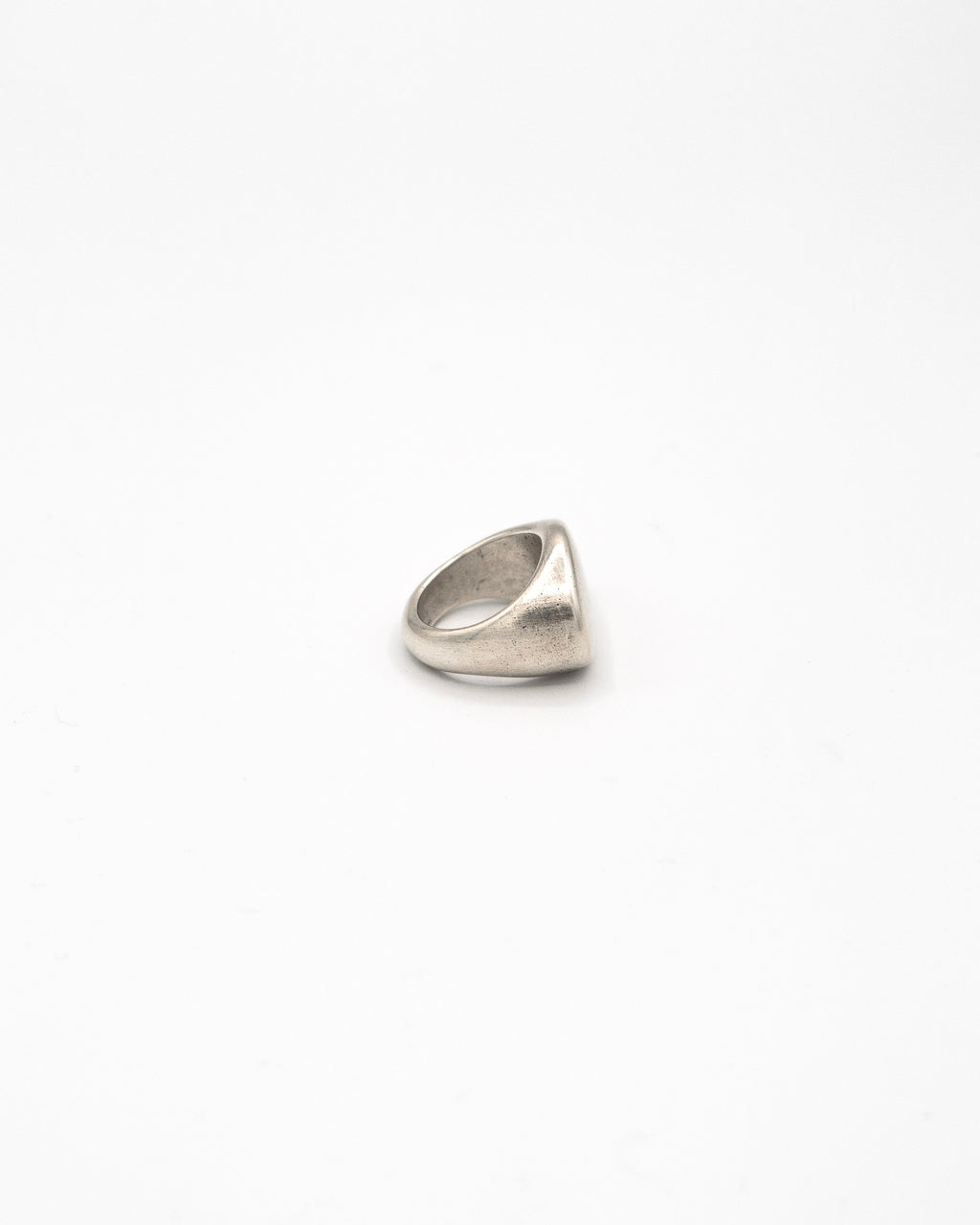 Hollow Signet oval ring