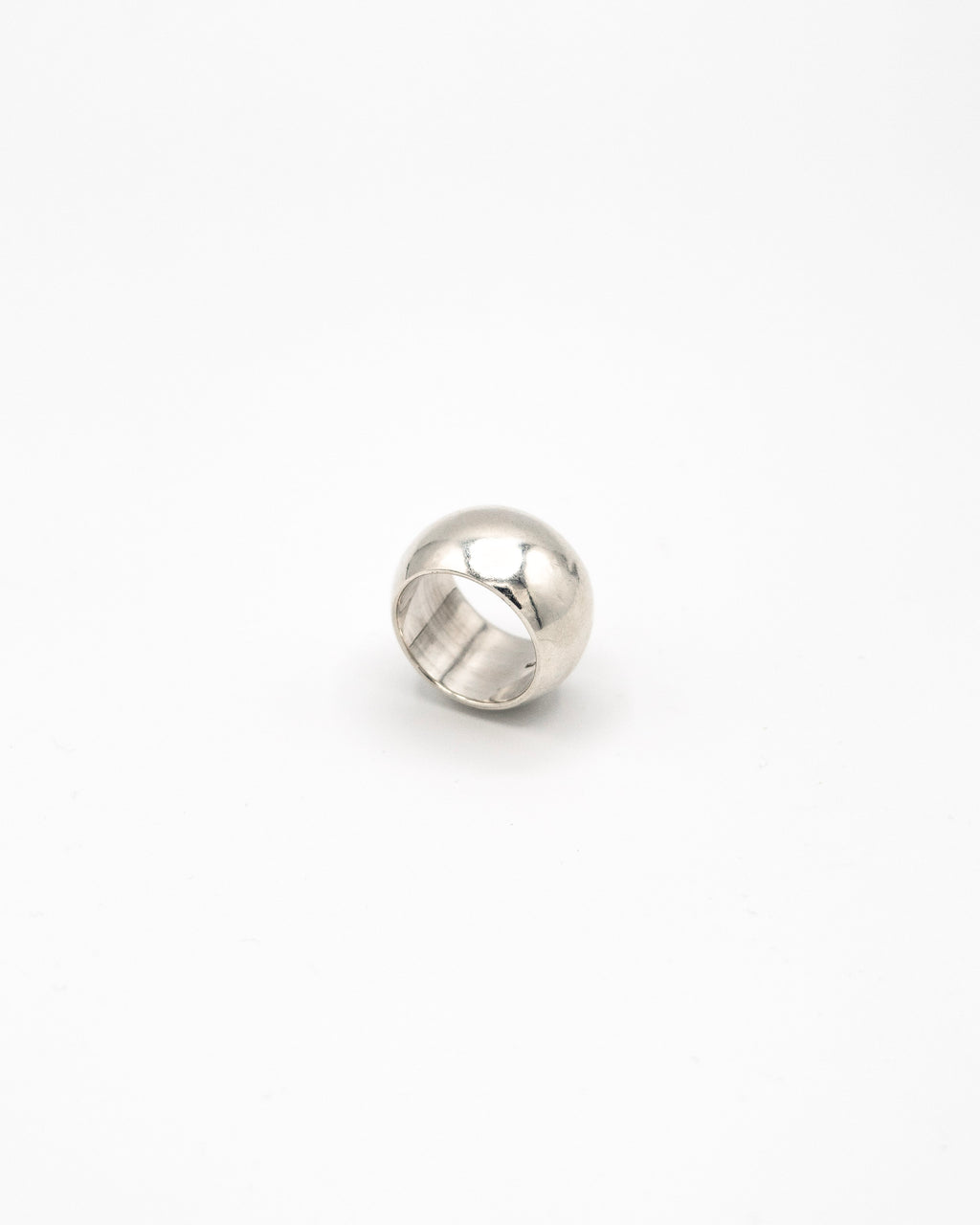 Convex wide ring band