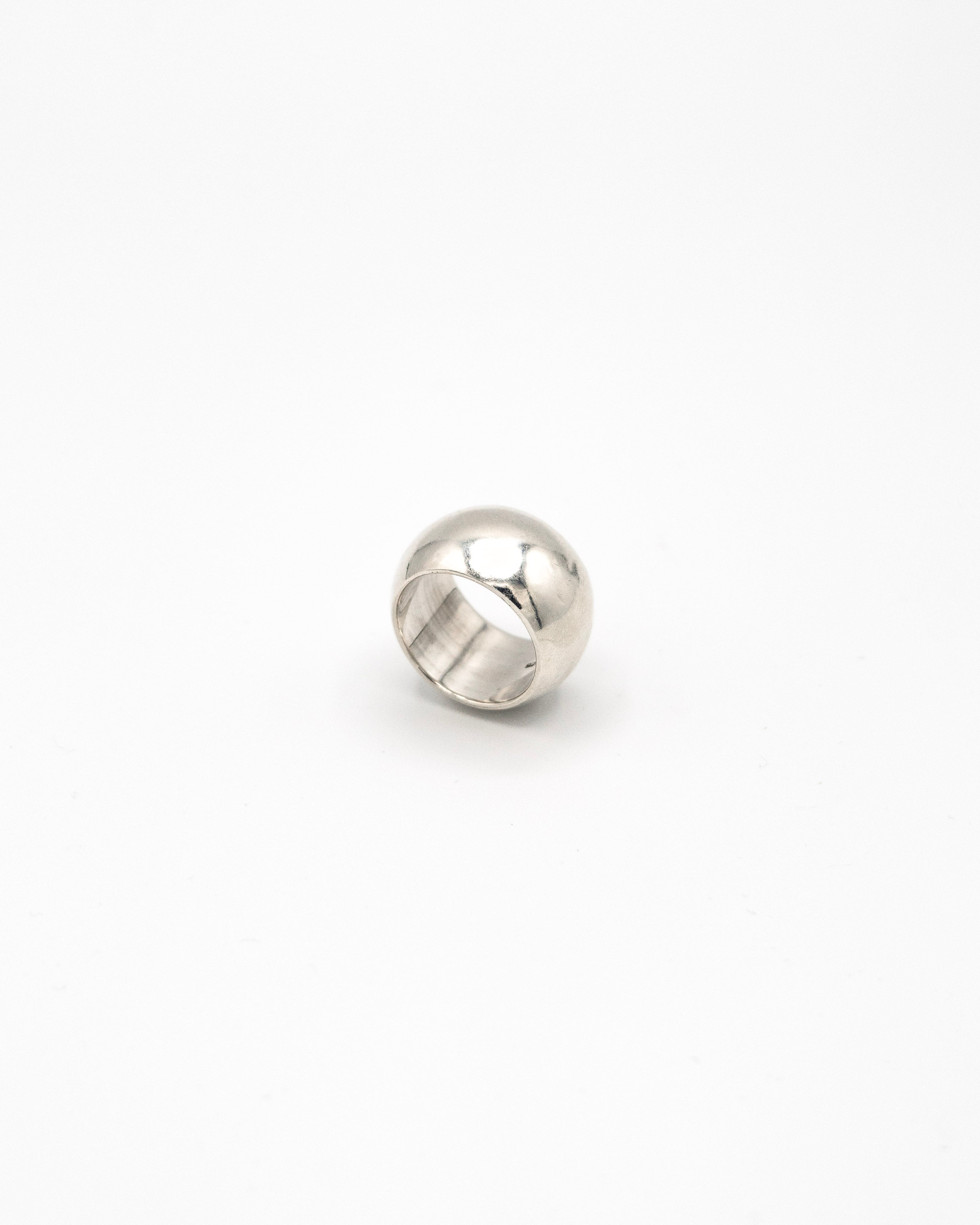 Convex wide ring band