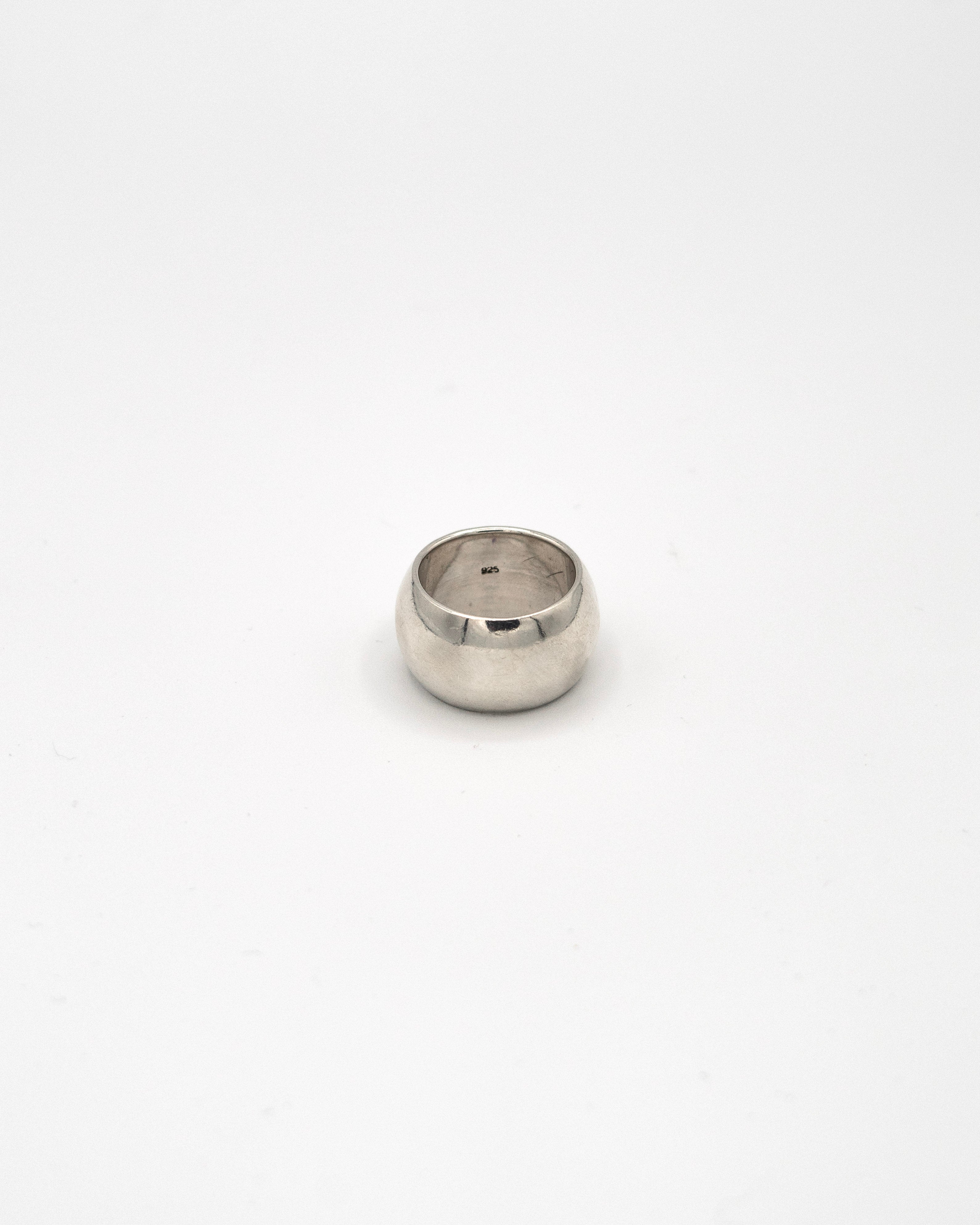 Convex wide ring band