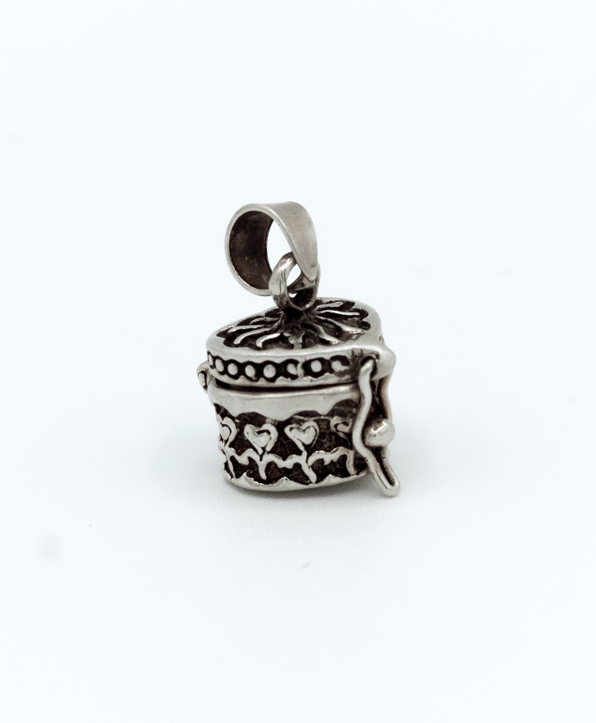 Heart locket pendant