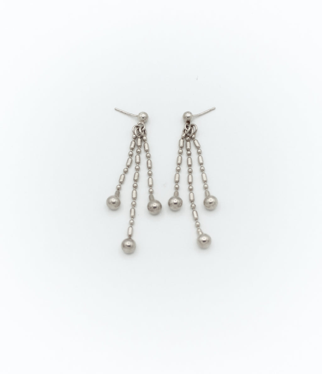Dangle beaded strings earrings