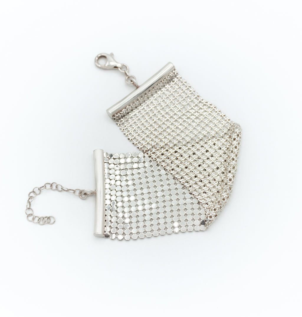 Liquid metal mesh bracelet