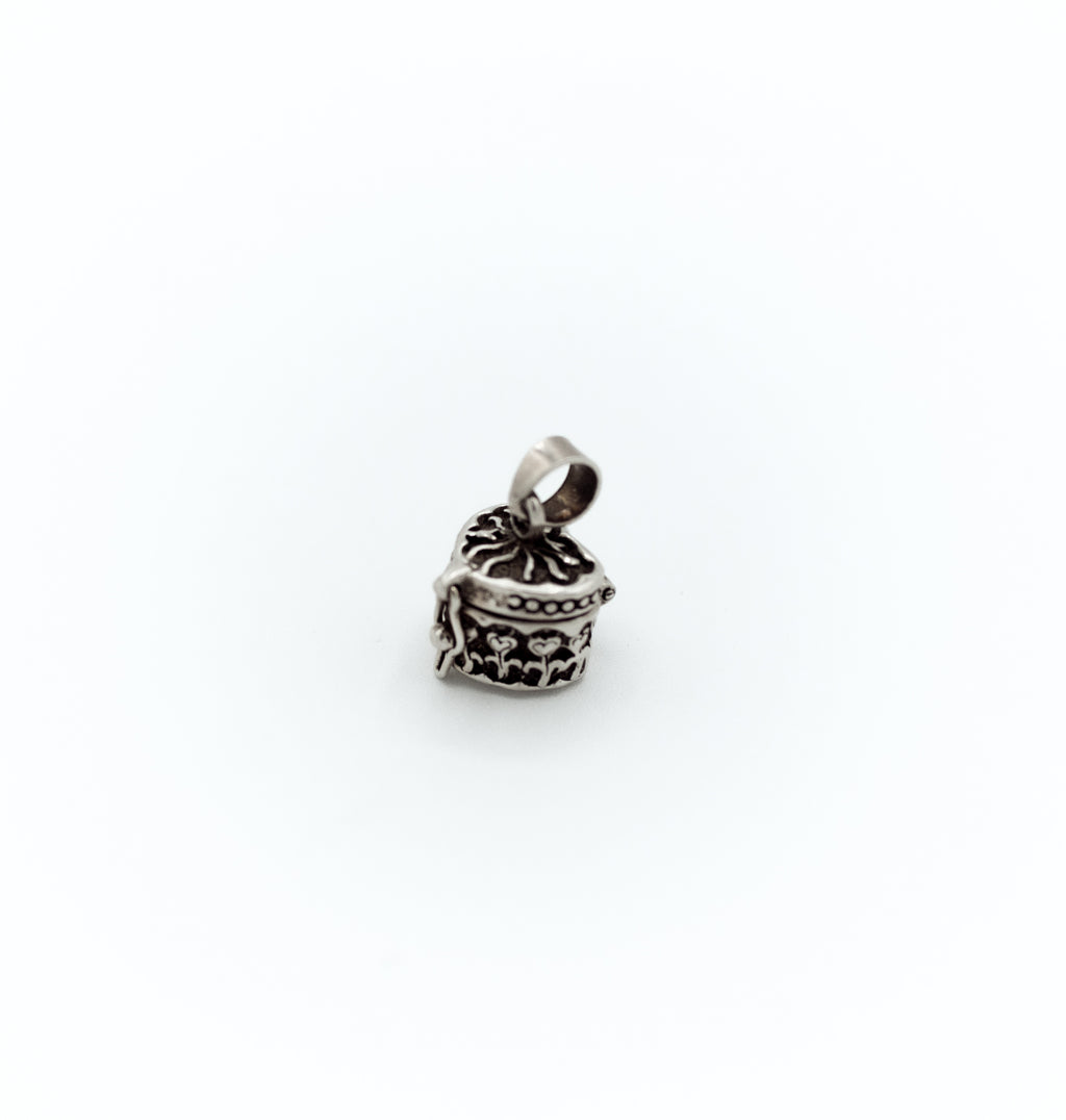 Heart locket pendant