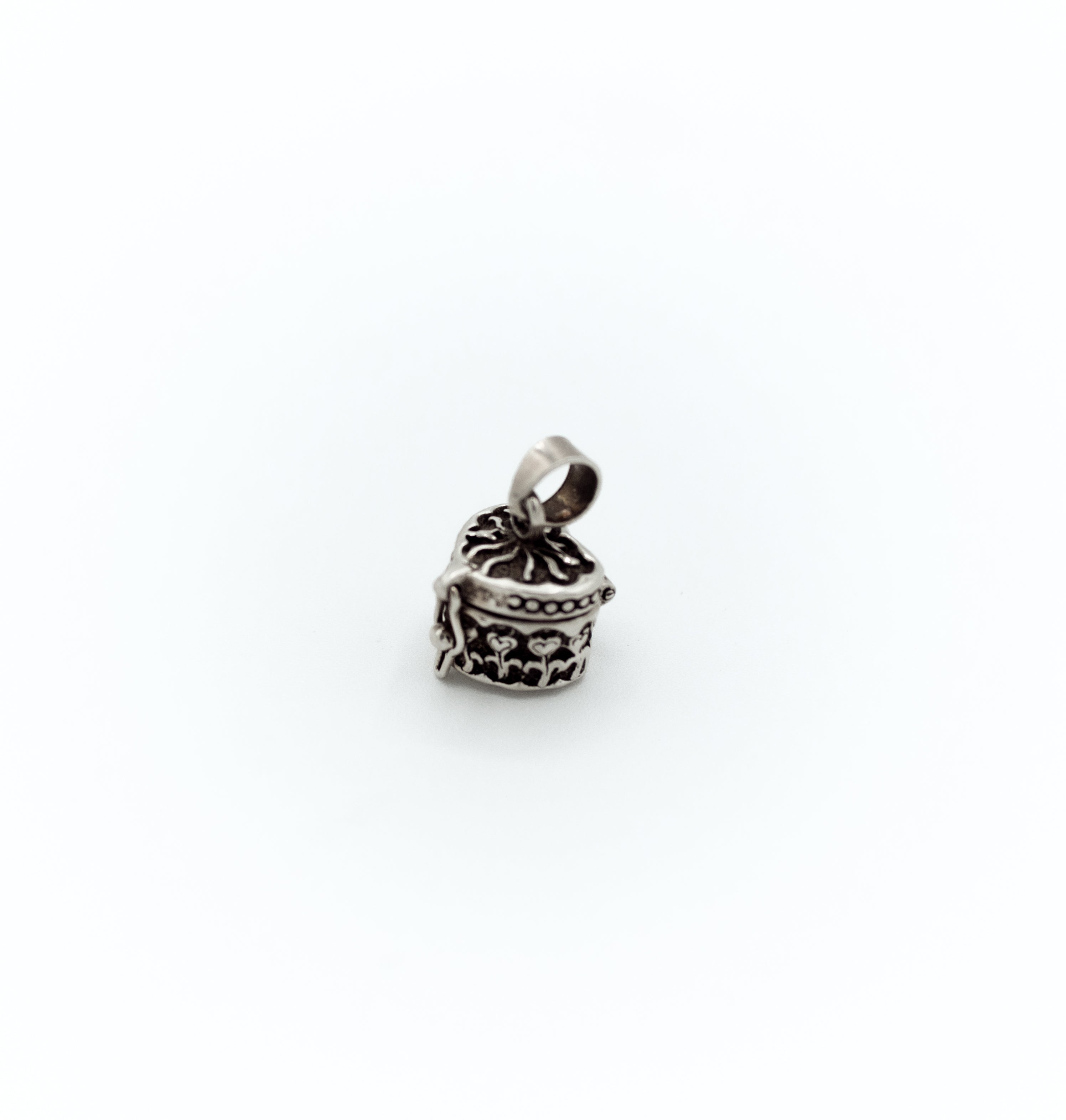 Heart locket pendant