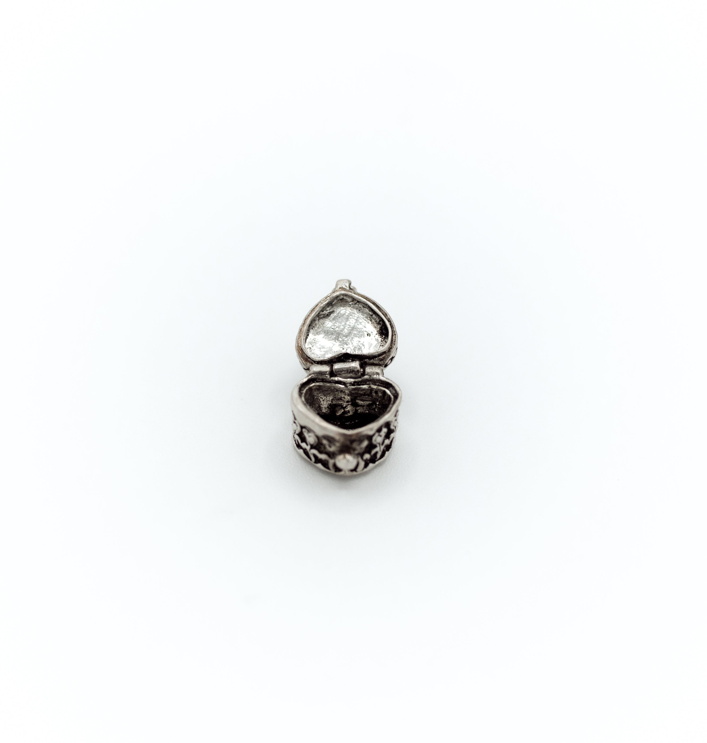 Heart locket pendant