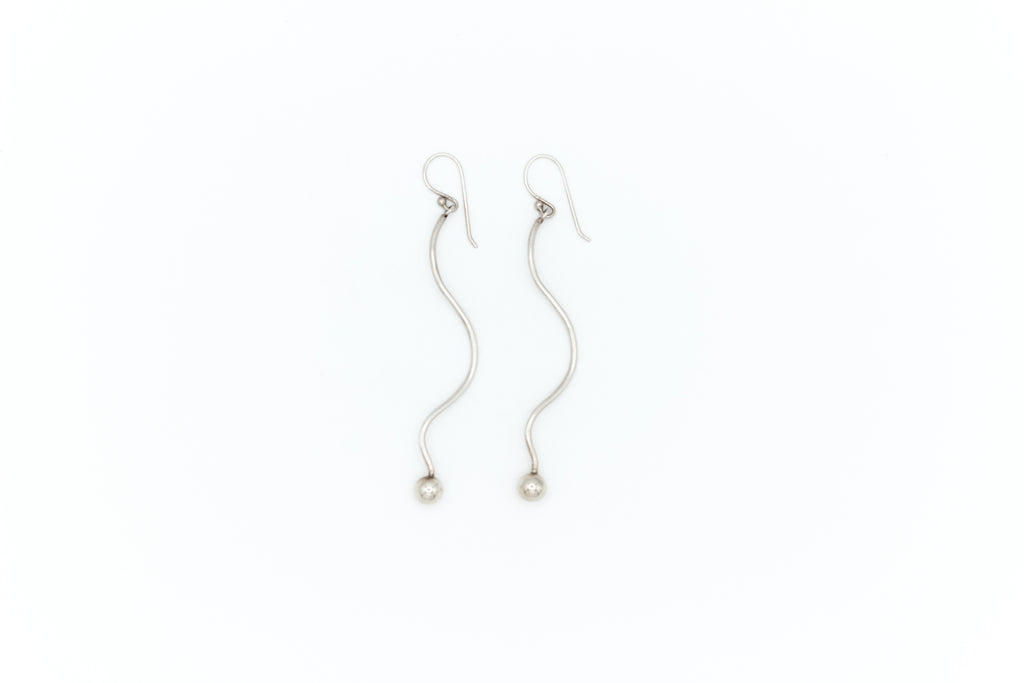 Wavy dangle earrings